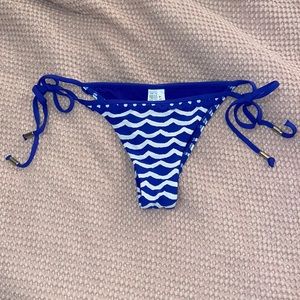 Bikinis Bottoms - no interior wear damage